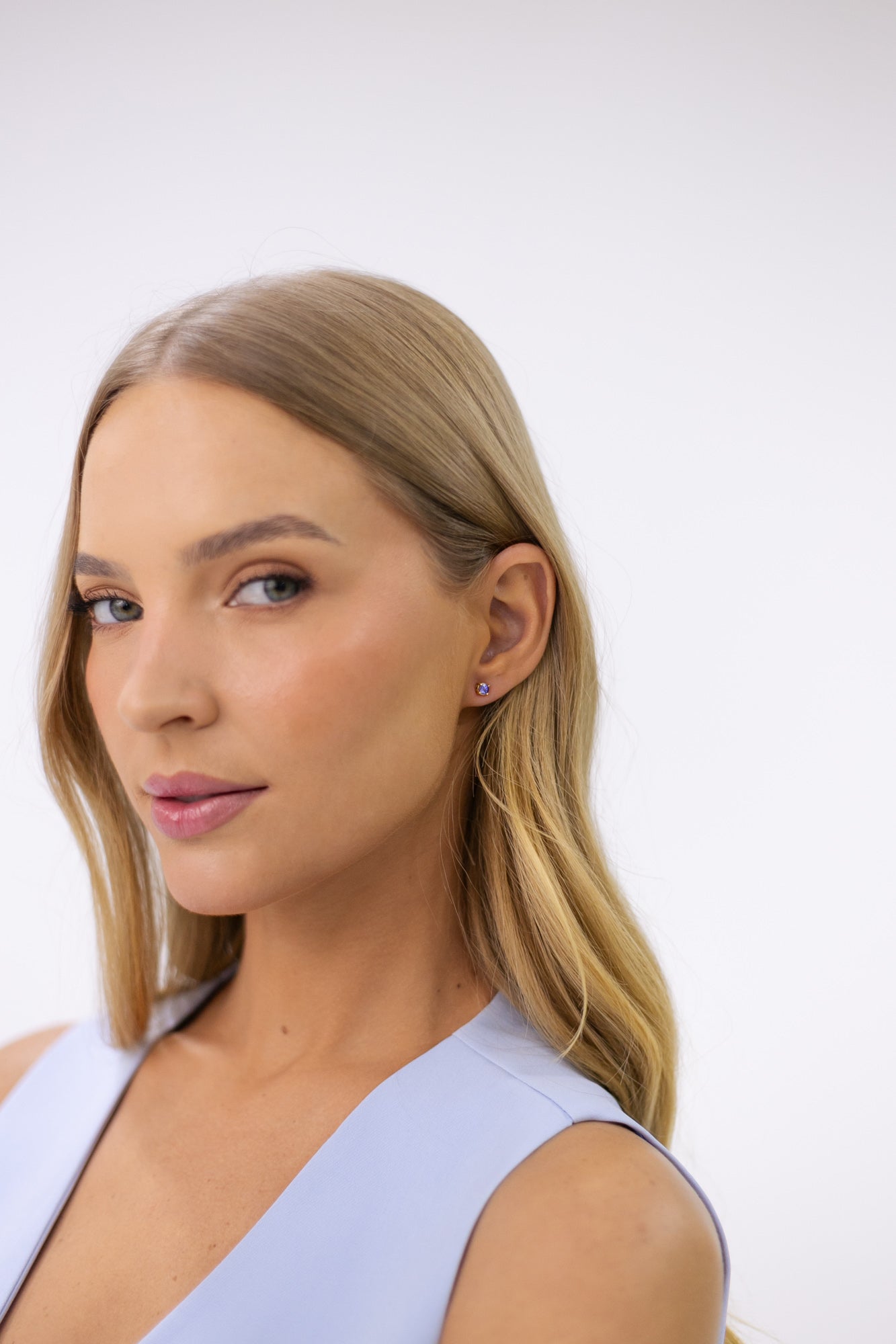 BRINCO SOLITÁRIO TANZANITA - OURO 18k