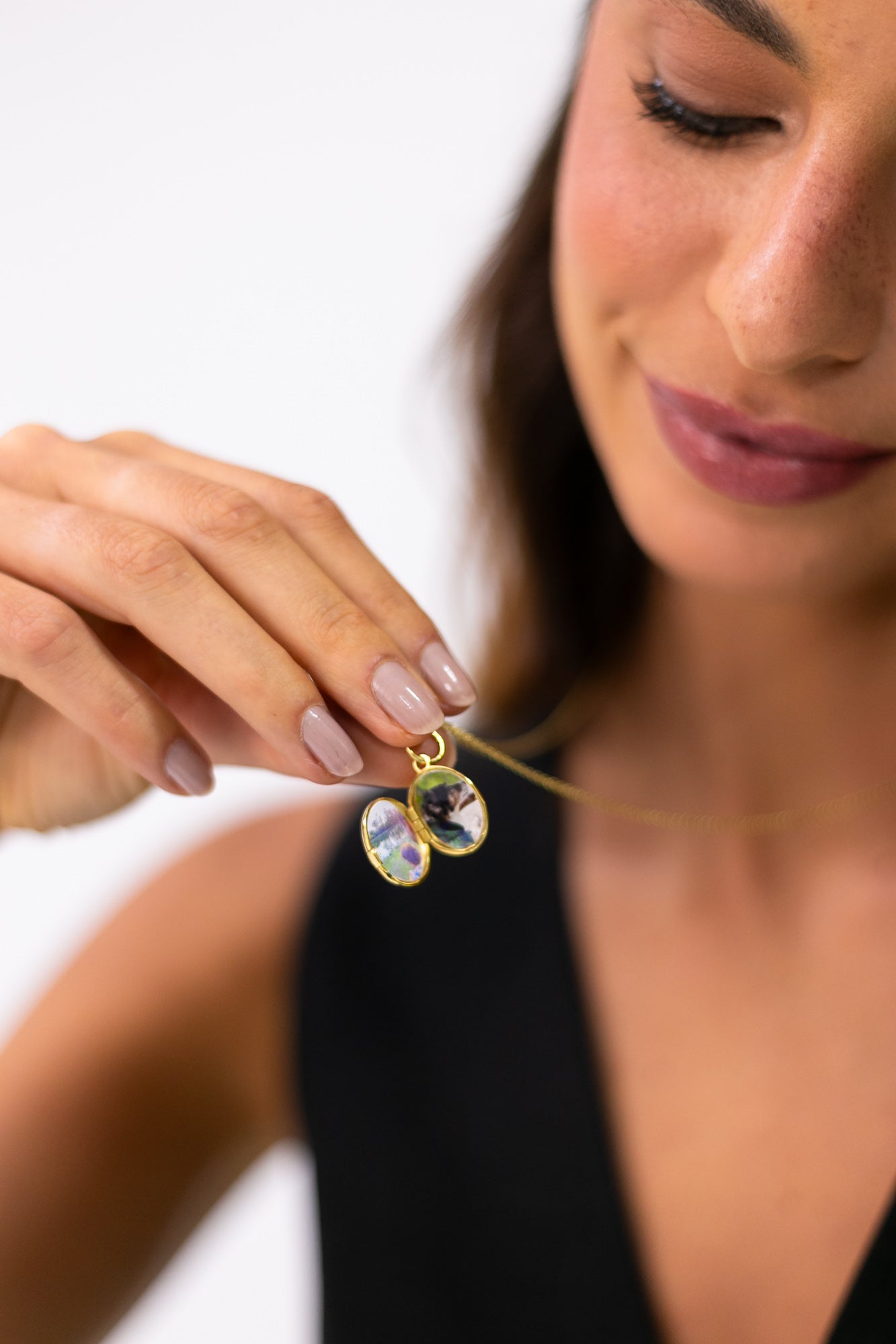 Pingente Relicário Oval – Ouro 18K