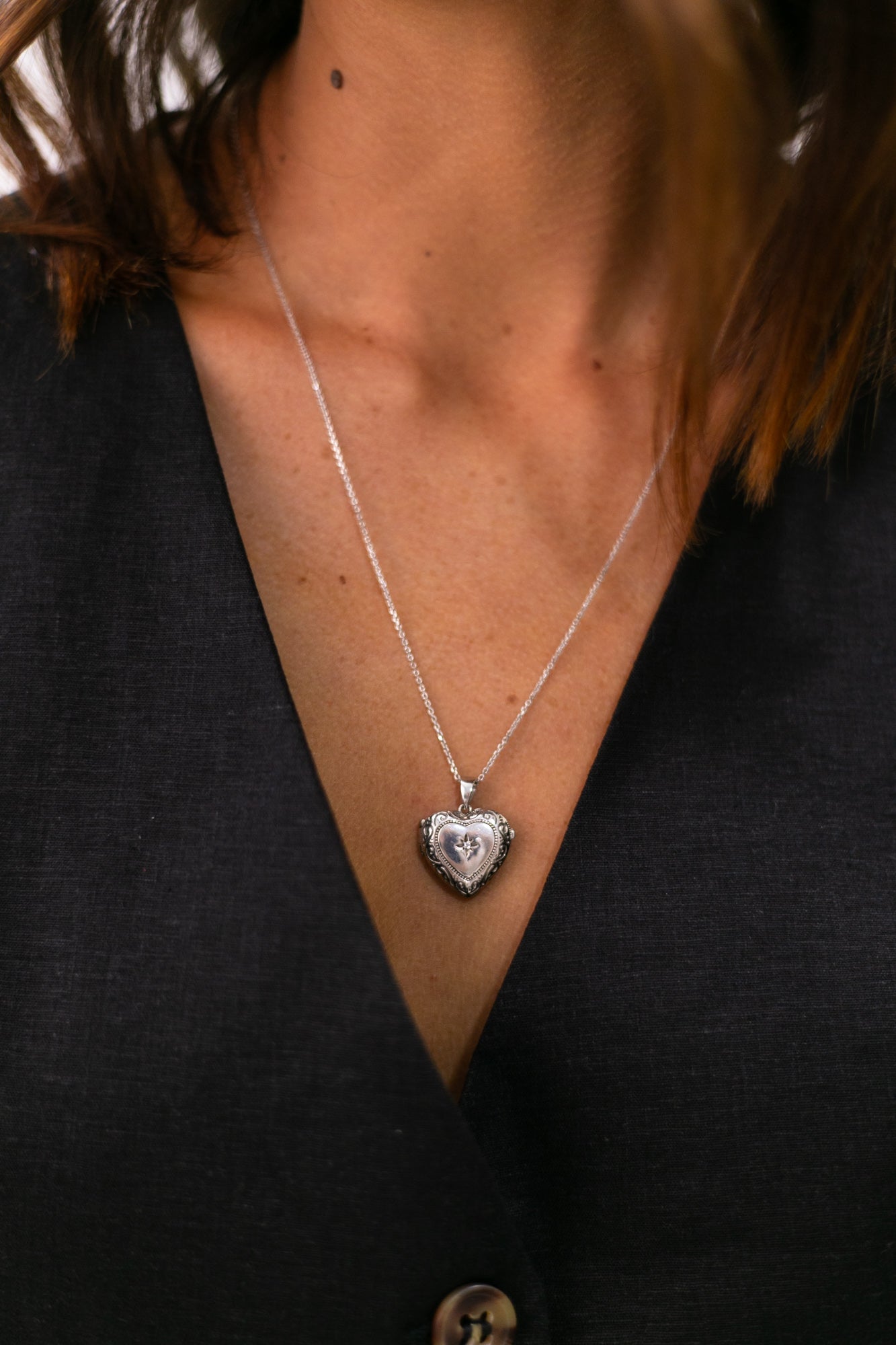 PINGENTE RELICÁRIO CORAÇÃO DESENHADO - OURO 18k E DIAMANTE