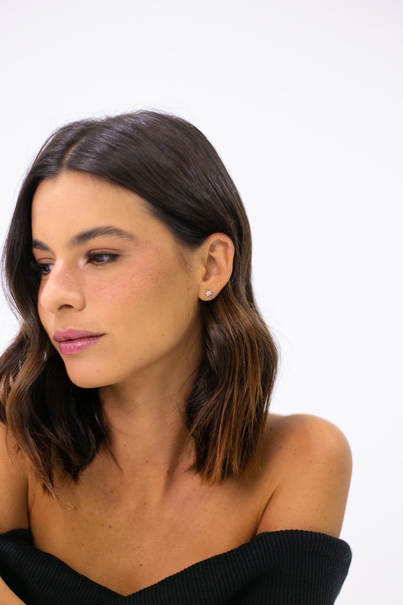 BRINCO FLOR MINI – PRATA E SAFIRAS