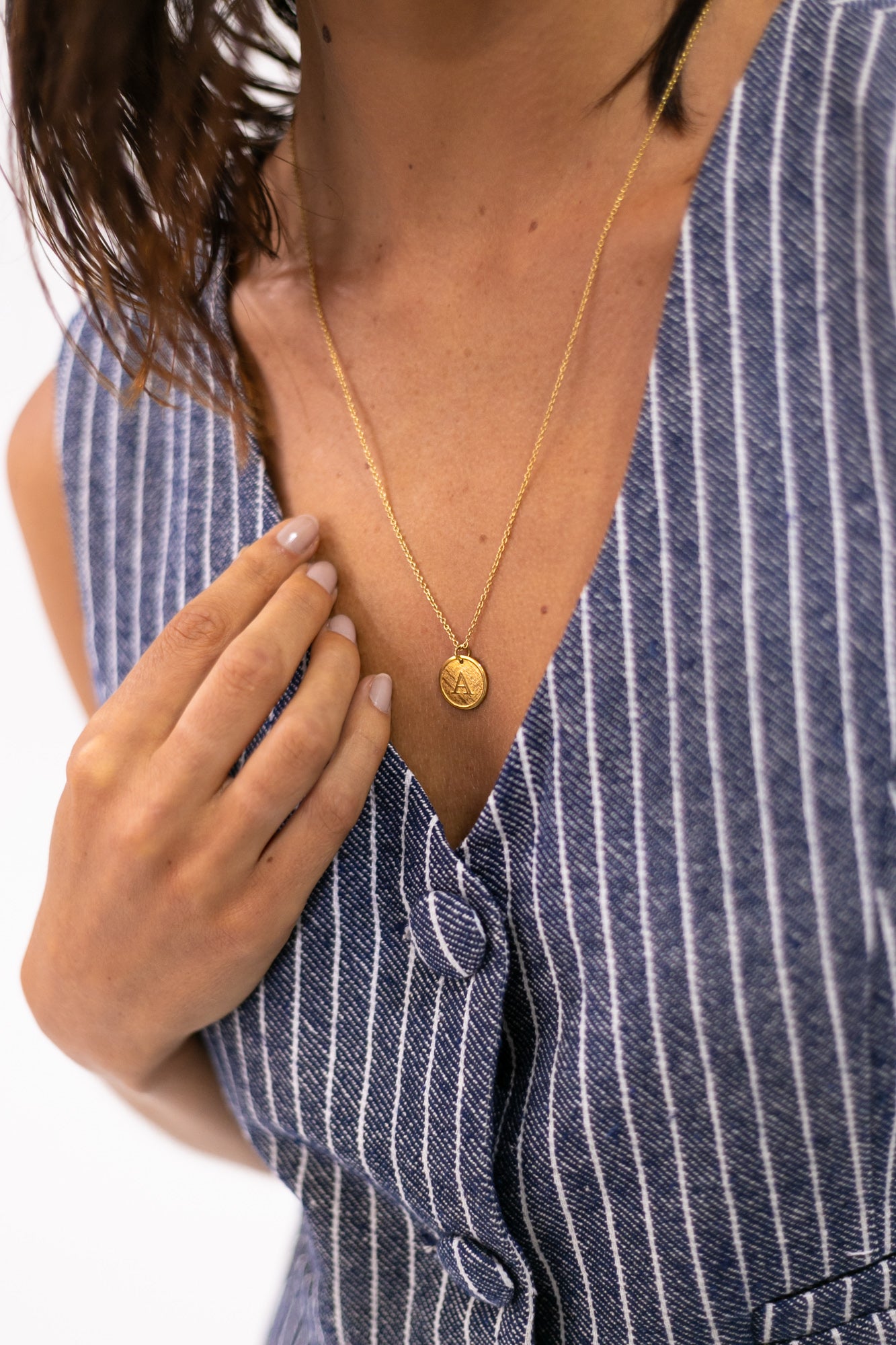 PINGENTE MEDALHA INICIAL - OURO 18K