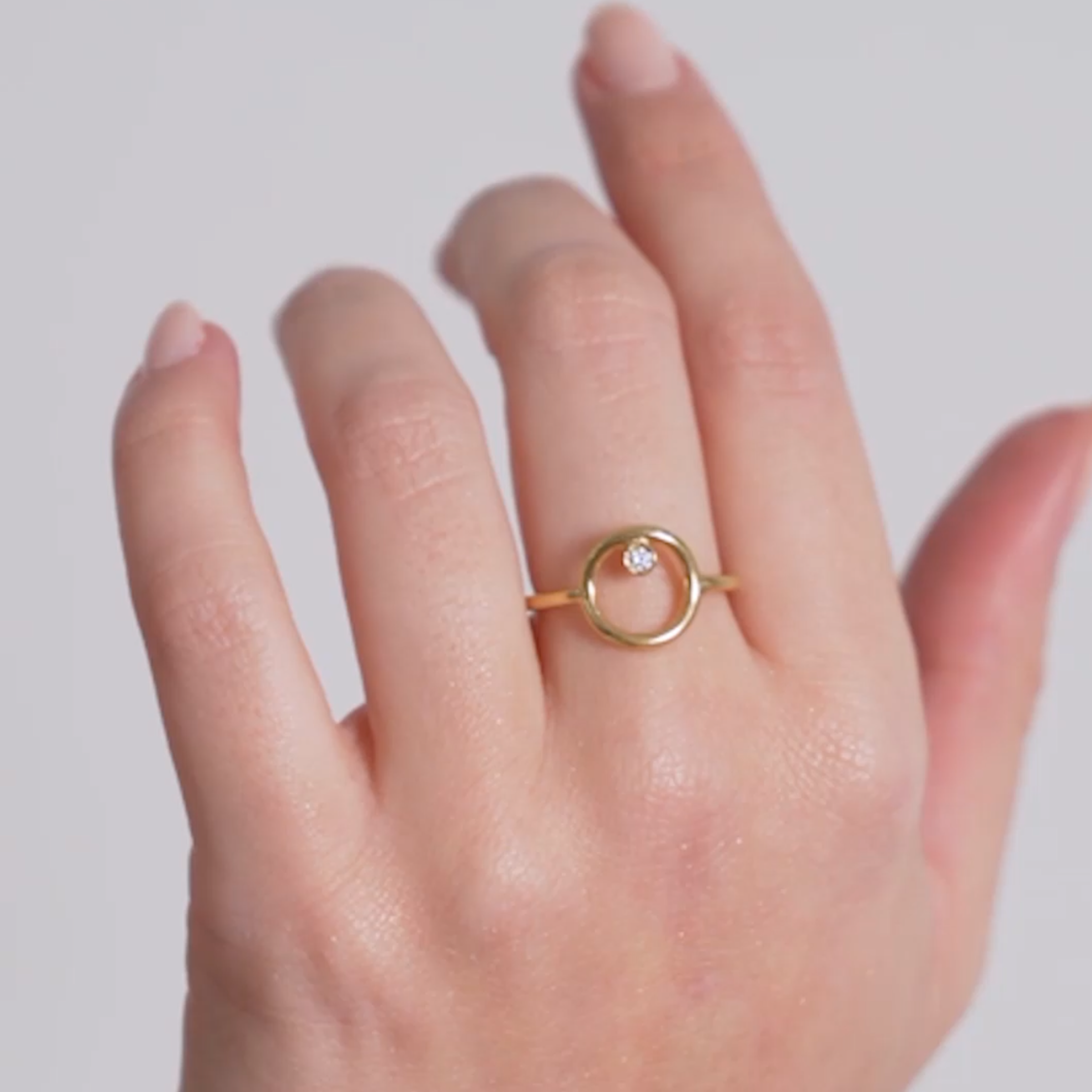ANEL CIRCLE - OURO 18K E DIAMANTE