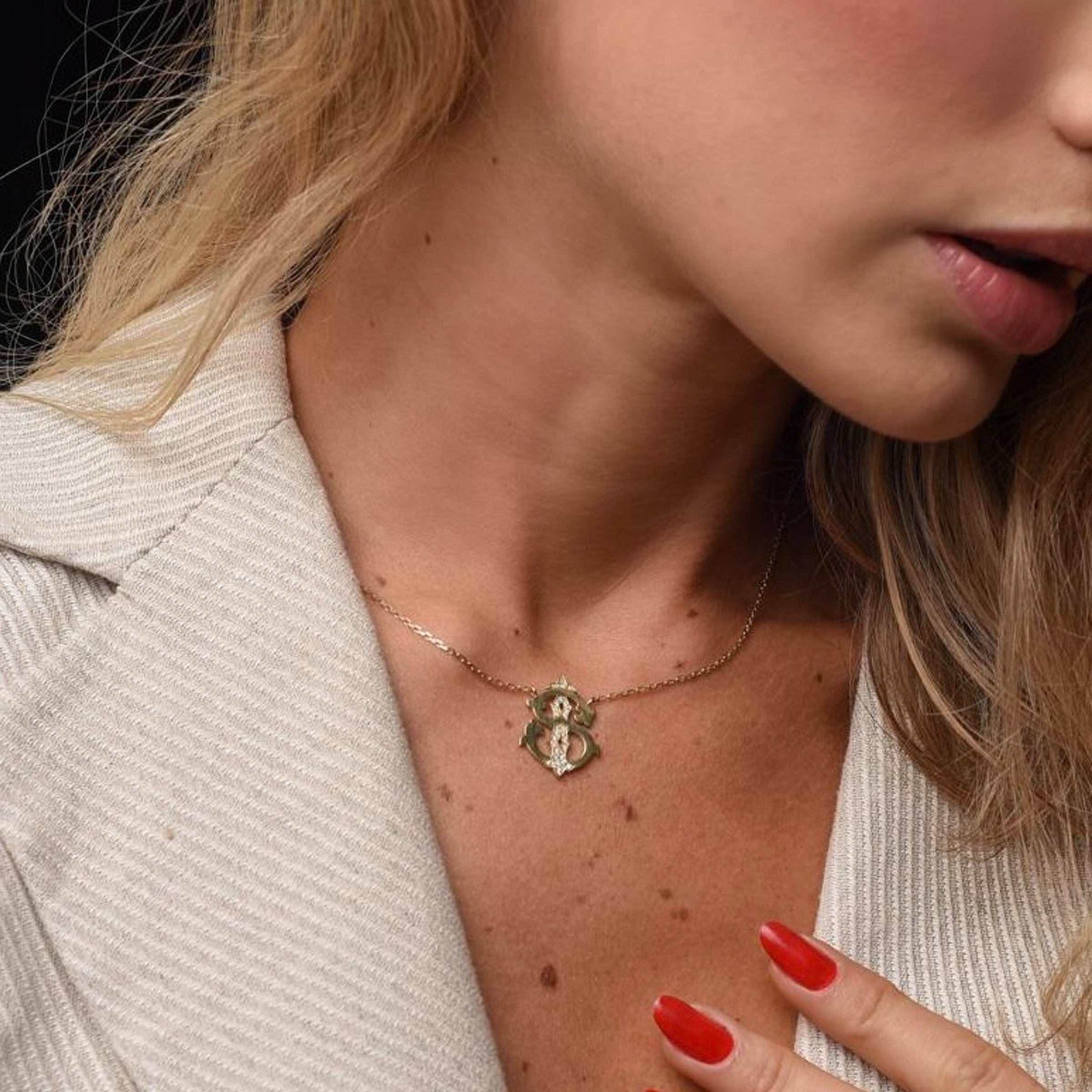 Colar Monograma P Prata e Diamantes Marine Joias