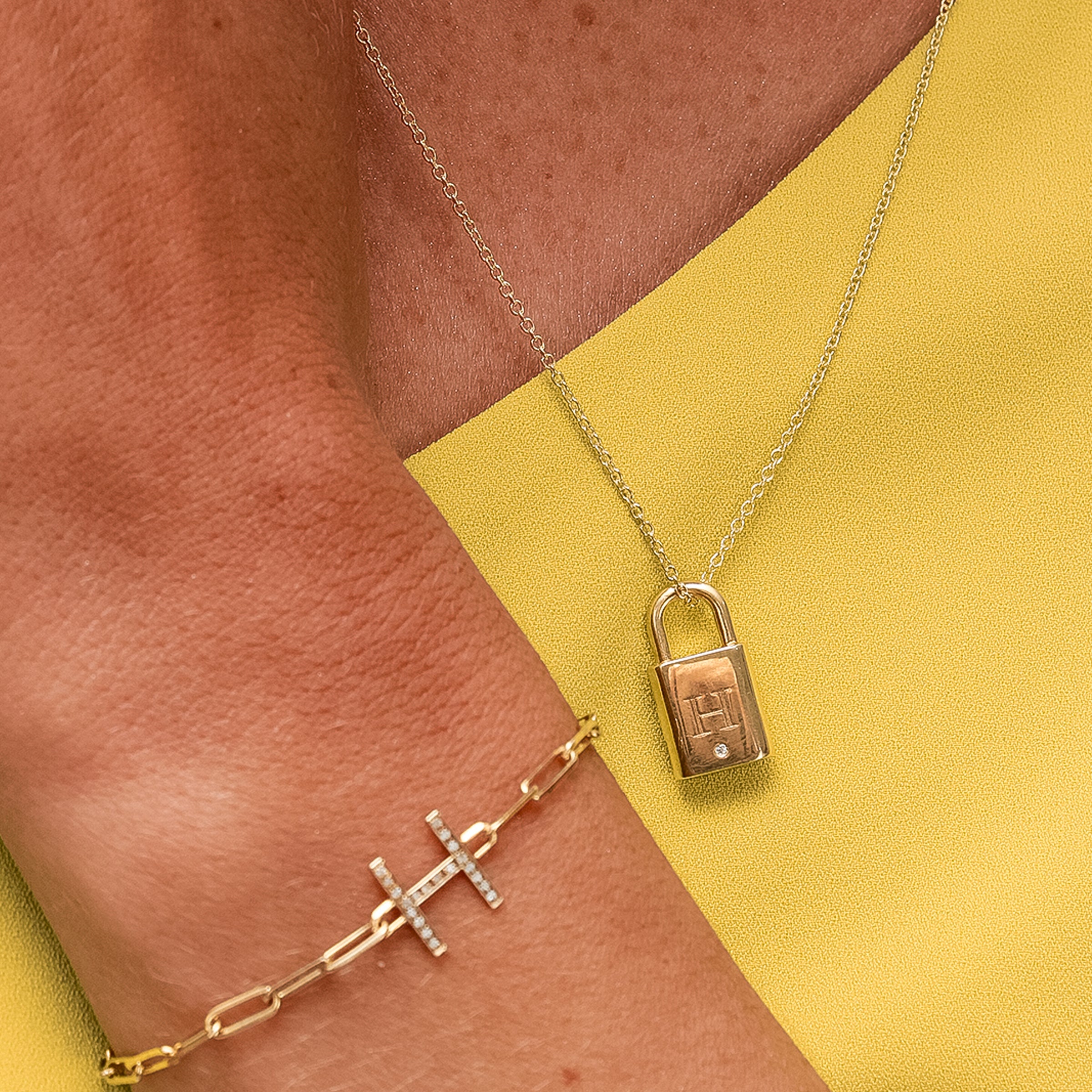 PINGENTE RELICÁRIO CADEADO – PRATA E SAFIRA