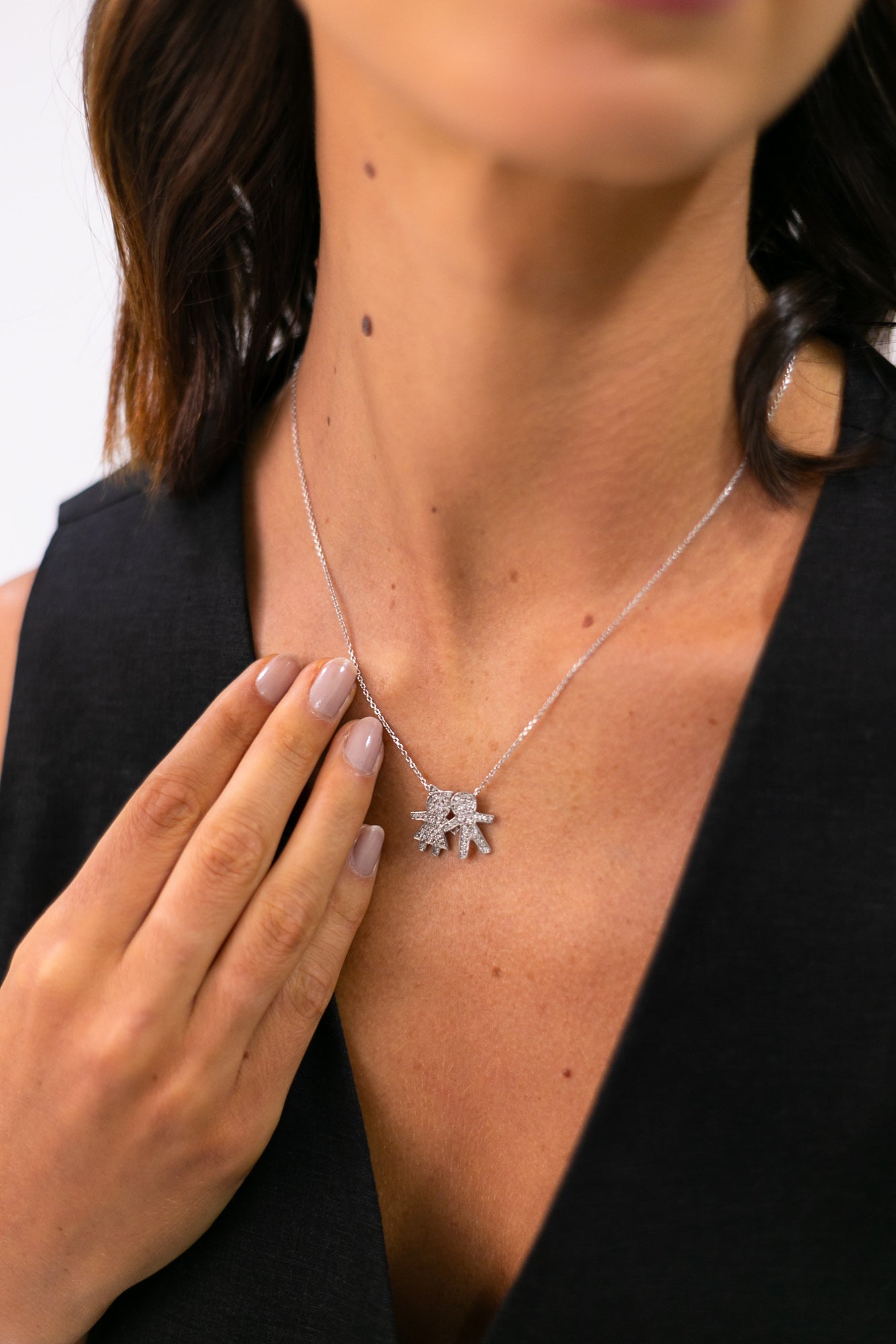 PINGENTE MENINA- OURO AMARELO 18k E DIAMANTES