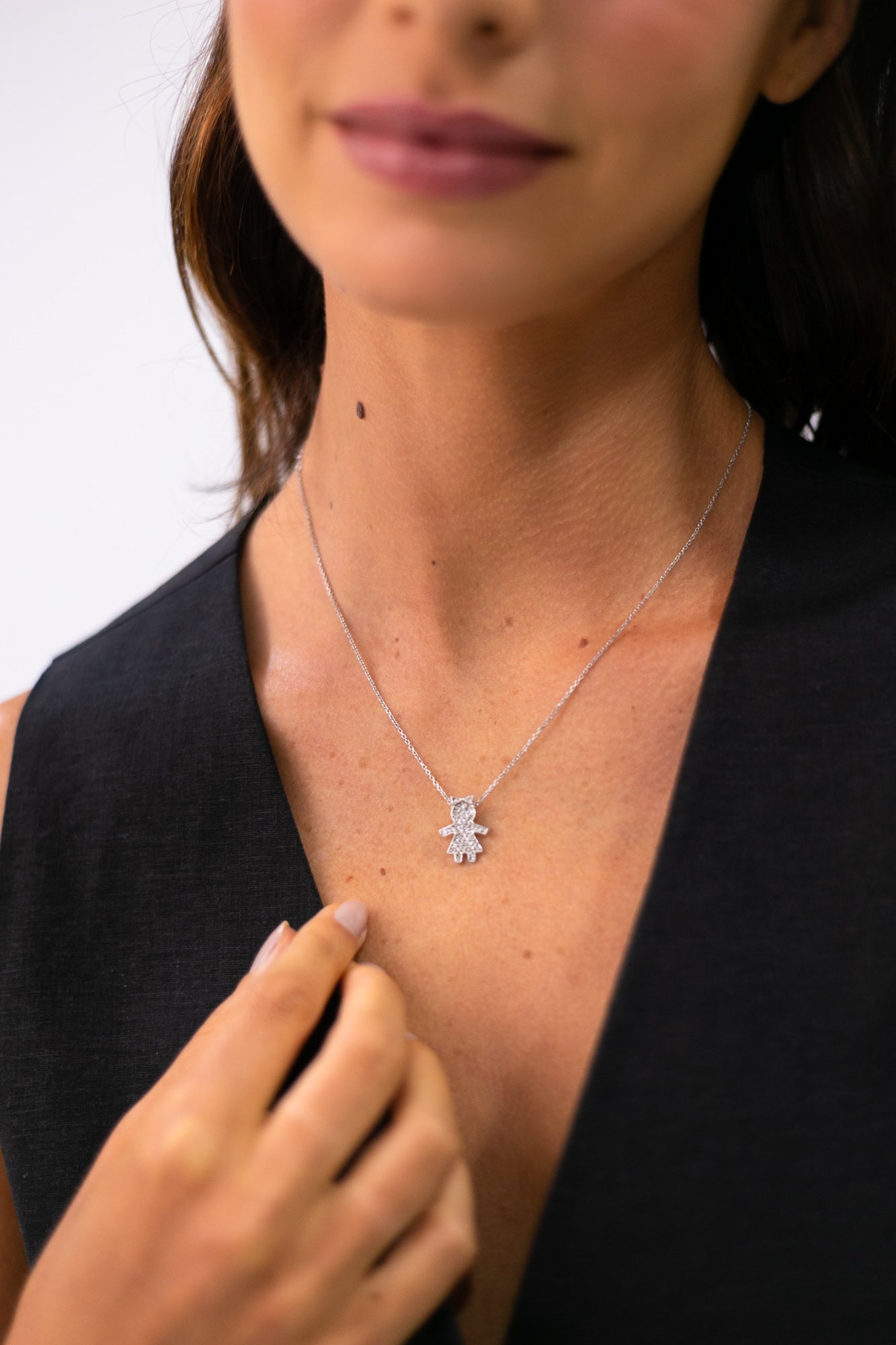 PINGENTE MENINA- OURO AMARELO 18k E DIAMANTES