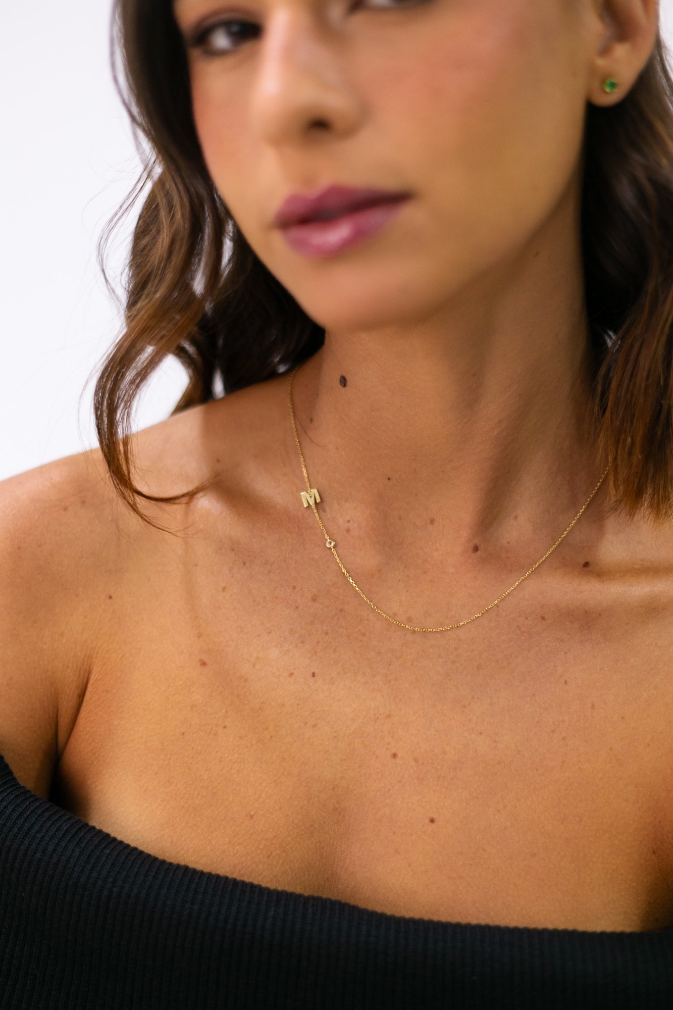 COLAR 1 LETRA E DIAMANTE – OURO 18K
