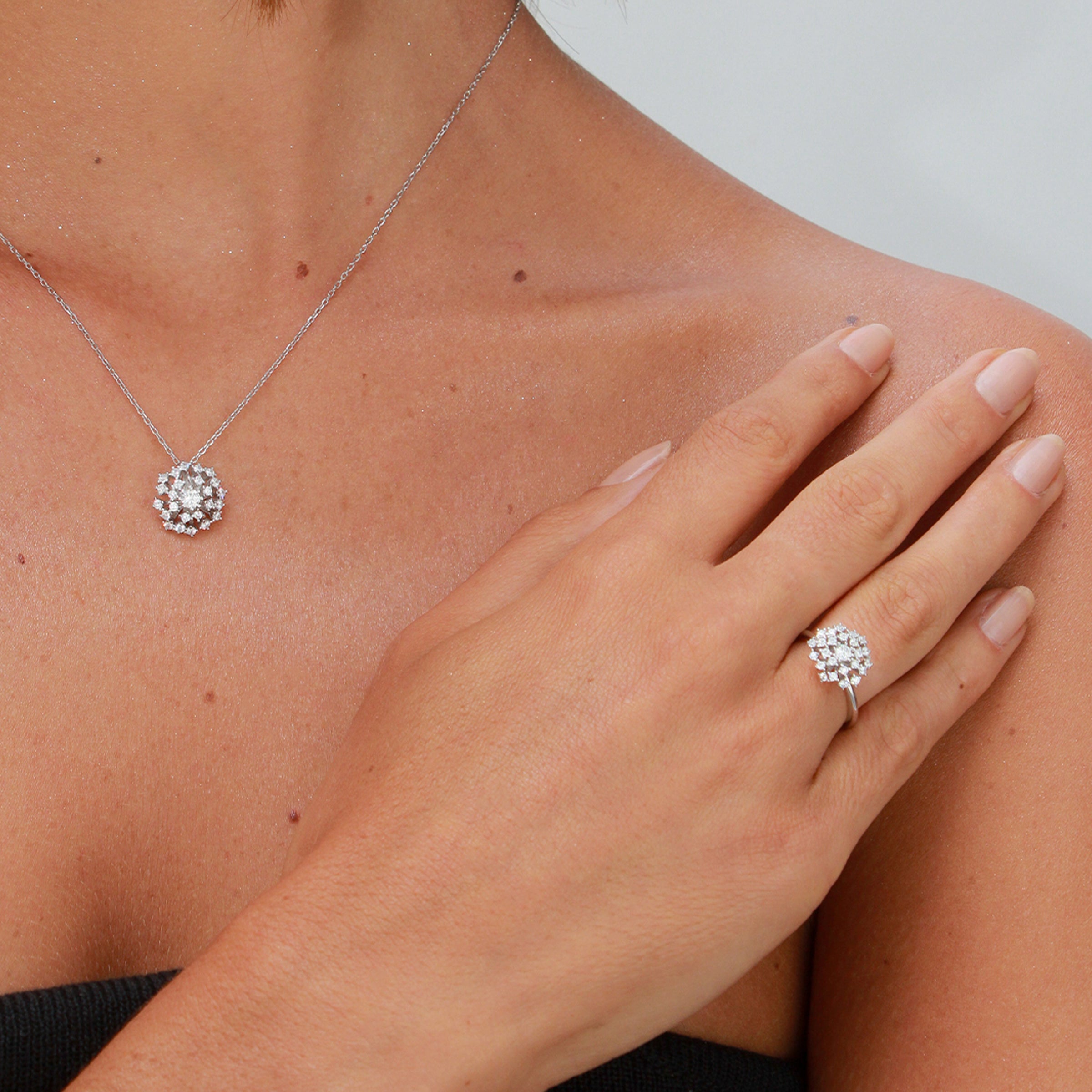 ANEL BUQUET M - OURO 18k E DIAMANTES