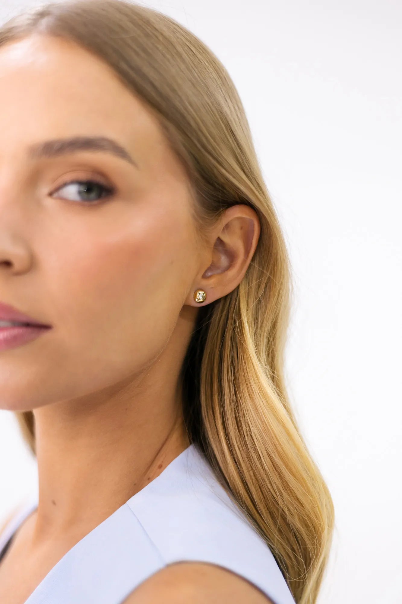 BRINCO BUTTON  – Ouro 18k Marine Joias