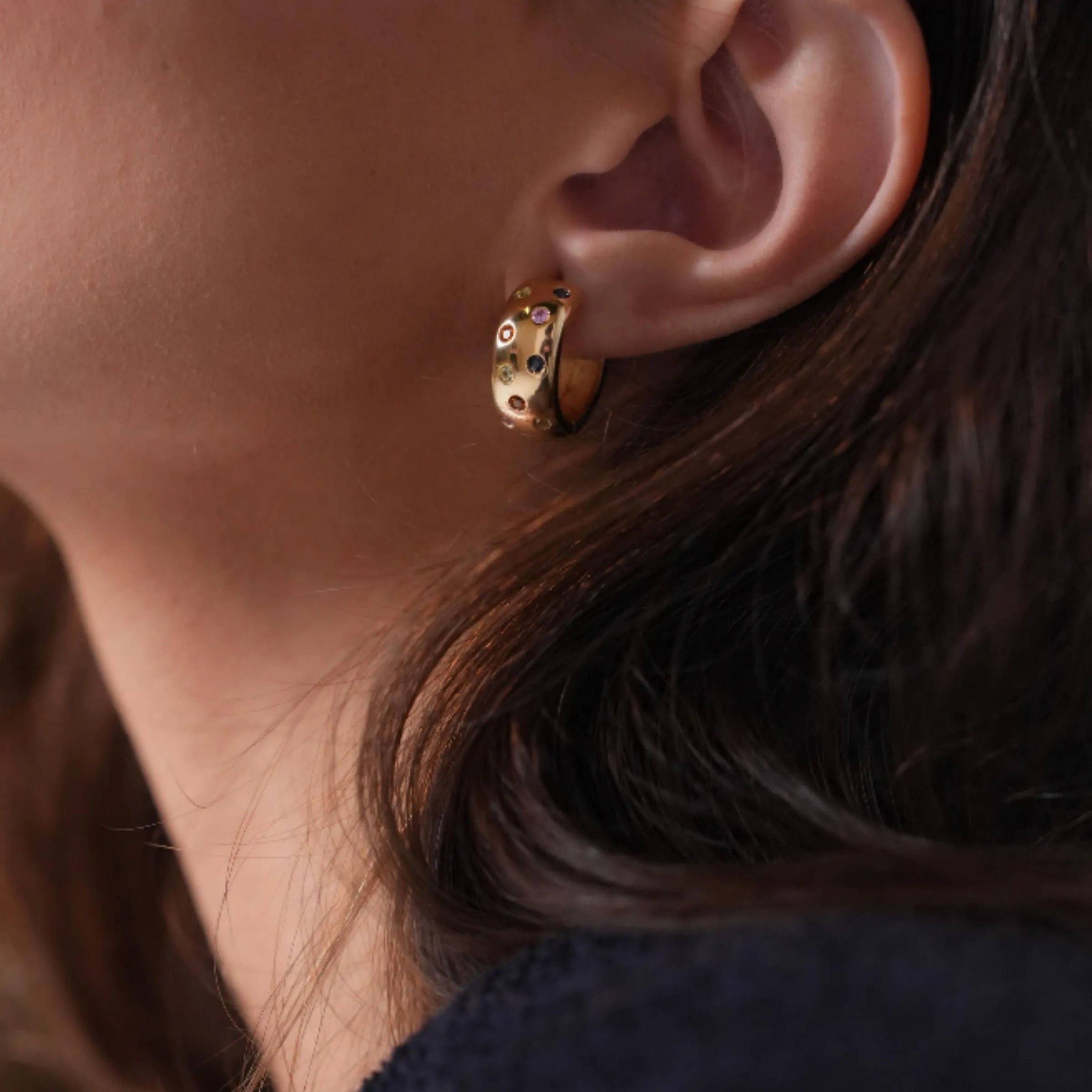 BRINCO BOMBÊ COLORS – Ouro 18k Marine Joias